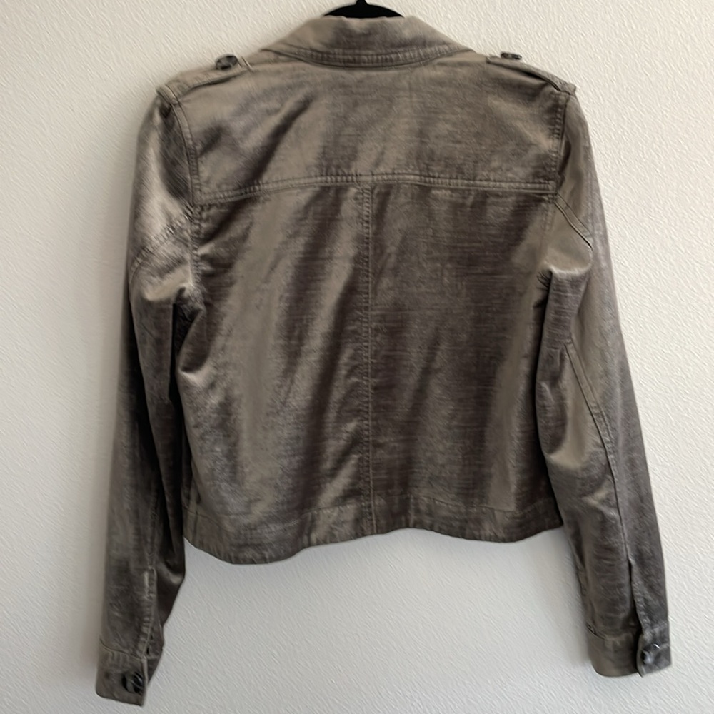 Cabi - Picture 2 of 6